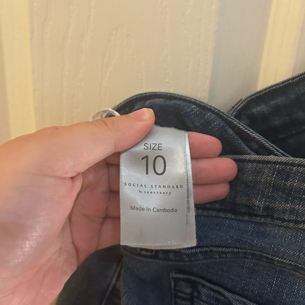 Social Standard by Sanctuary High-Rise Crop Straight Jeans - Picture 10 of 15